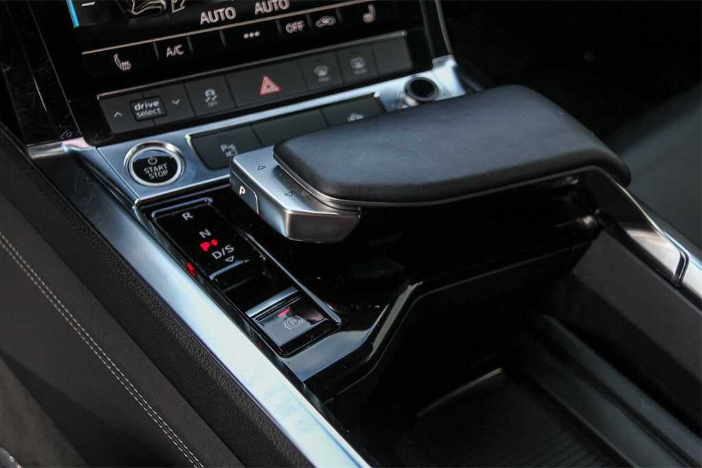 Thumbnail: 2022 Audi e-tron - 20