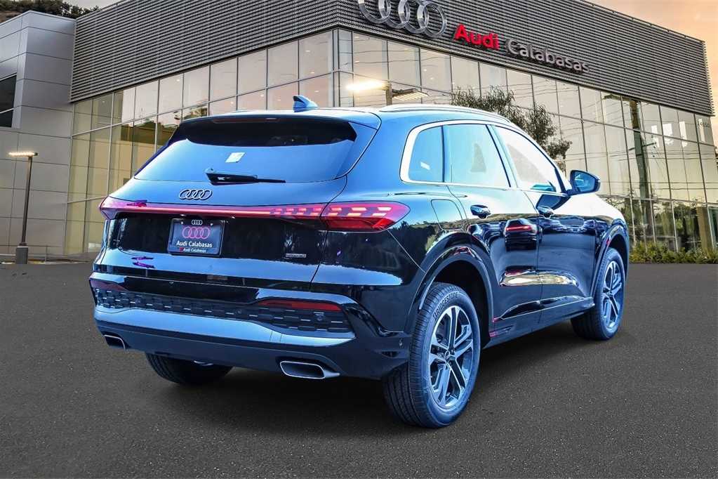 Thumbnail: 2025 Audi Q5 - 4