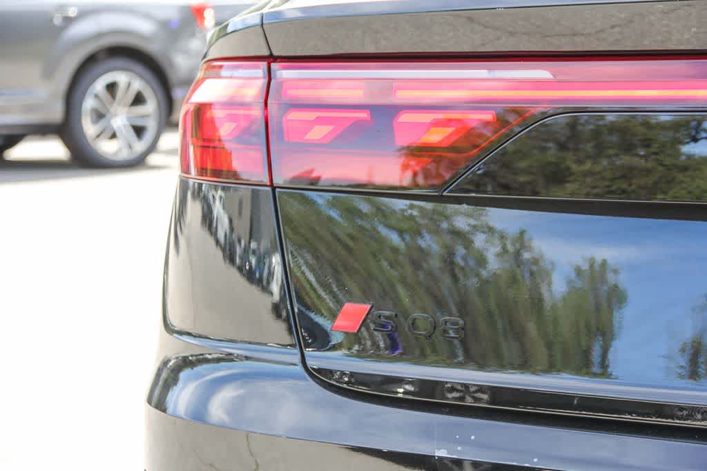 Thumbnail: 2026 Audi SQ8 - 11