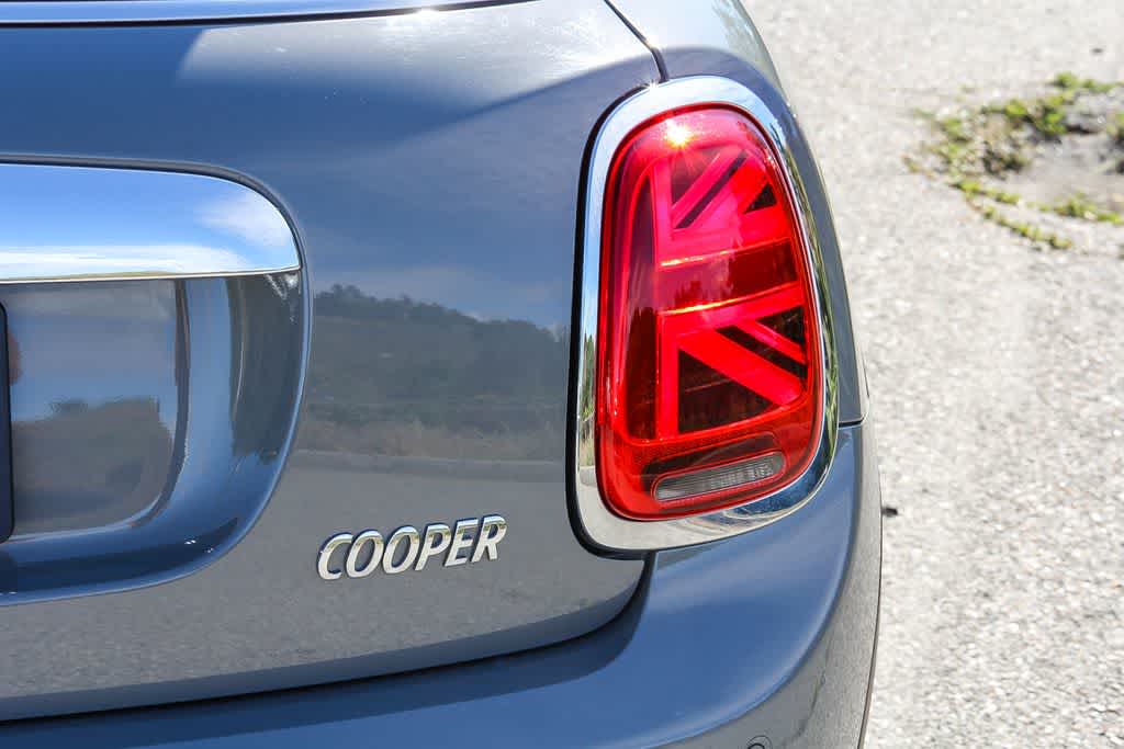 Thumbnail: 2019 MINI Cooper Hardtop - 11