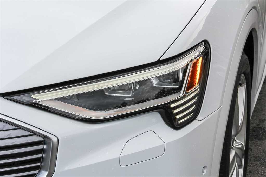 Thumbnail: 2019 Audi e-tron - 7