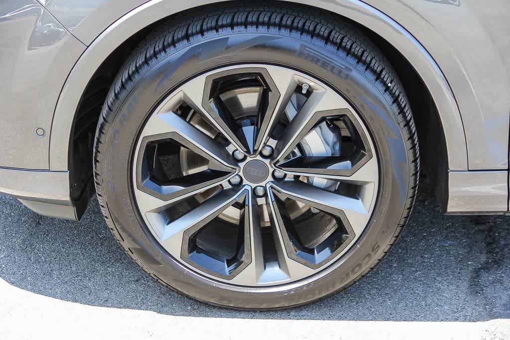 Thumbnail: 2026 Audi Q7 - 9