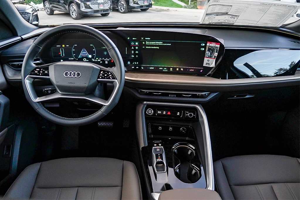 Thumbnail: 2025 Audi Q5 - 12