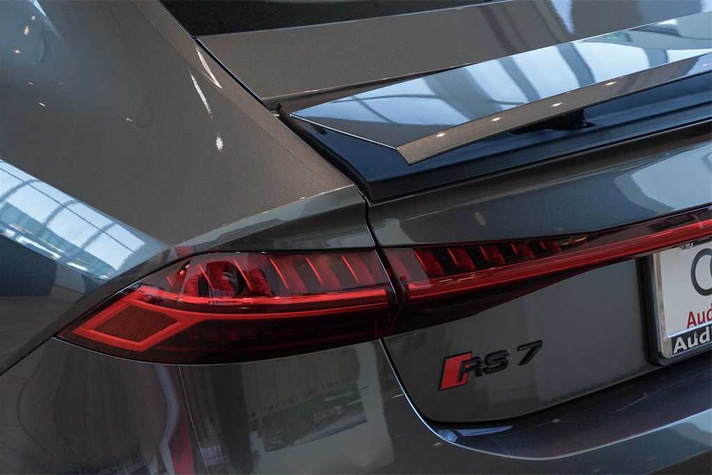 Thumbnail: 2026 Audi RS 7 - 7