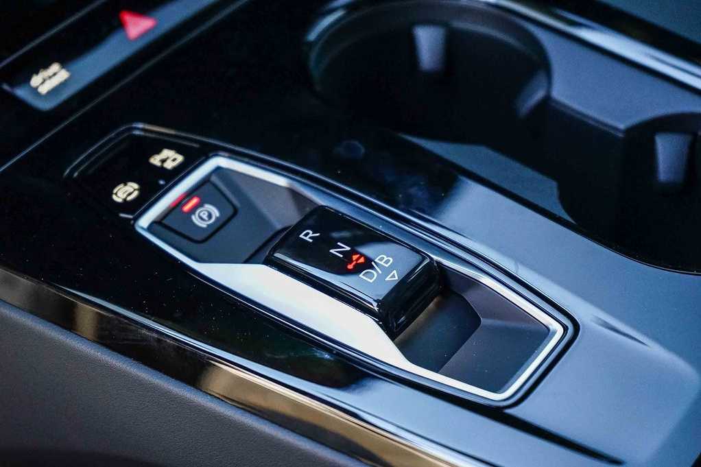Thumbnail: 2027 Audi Q6 e-tron - 19