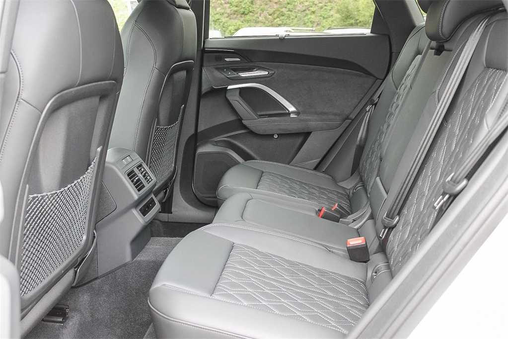 Thumbnail: 2025 Audi SQ5 - 21