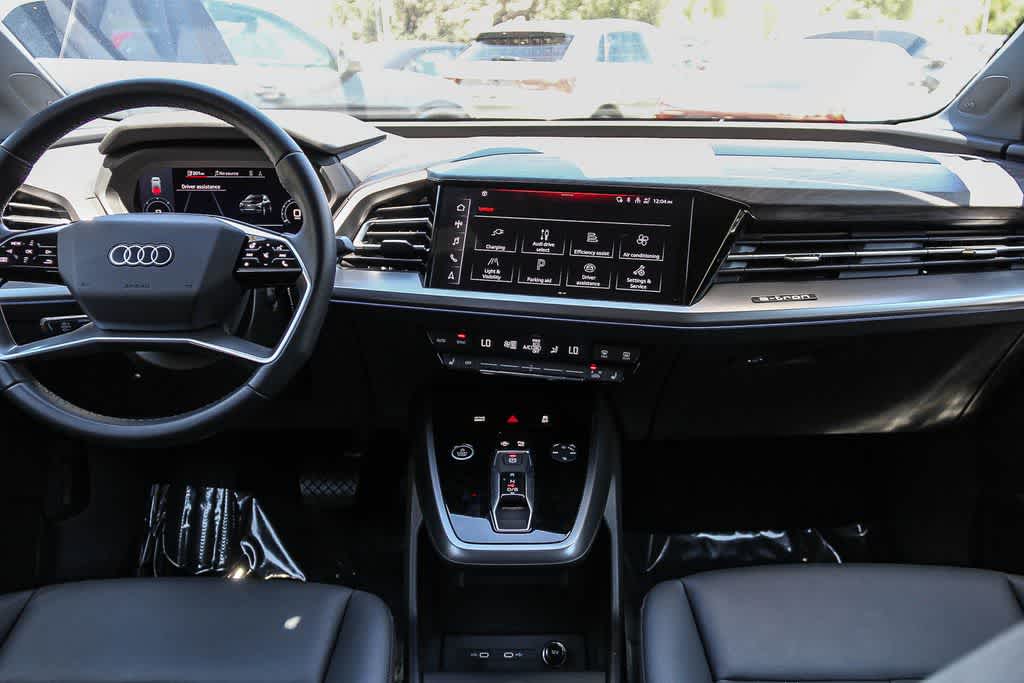 Thumbnail: 2023 Audi Q4 e-tron - 13