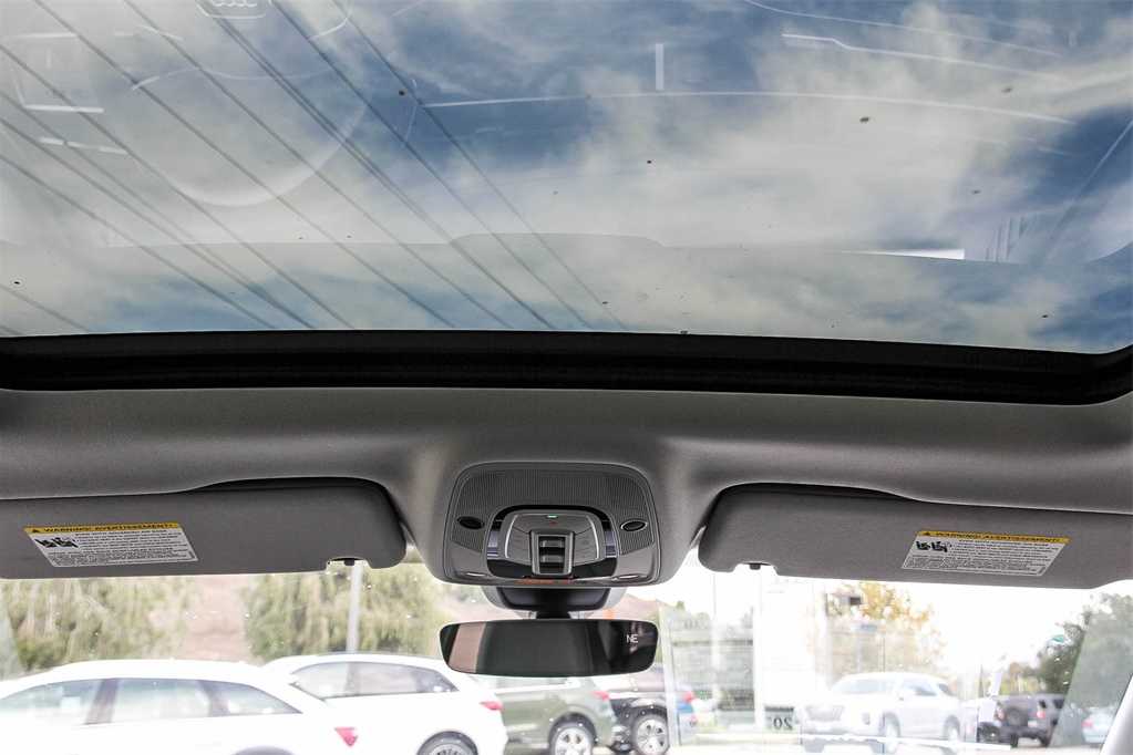 Thumbnail: 2025 Audi Q7 - 12