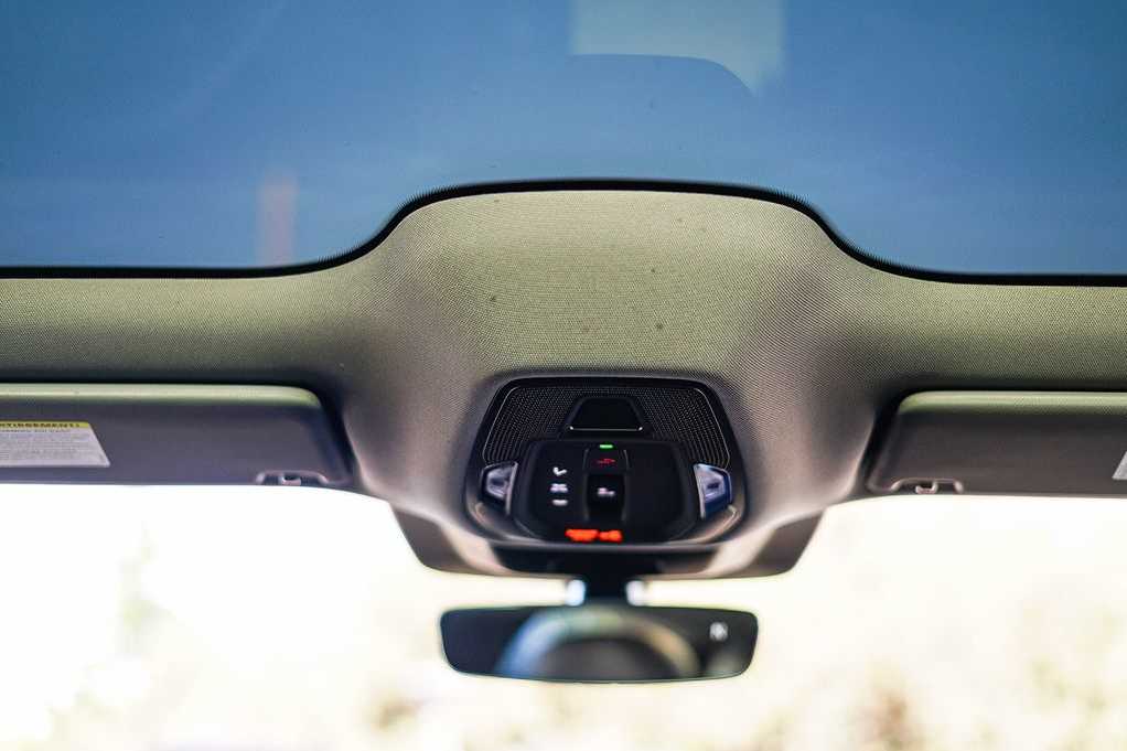 Thumbnail: 2025 Audi e-tron S - 11