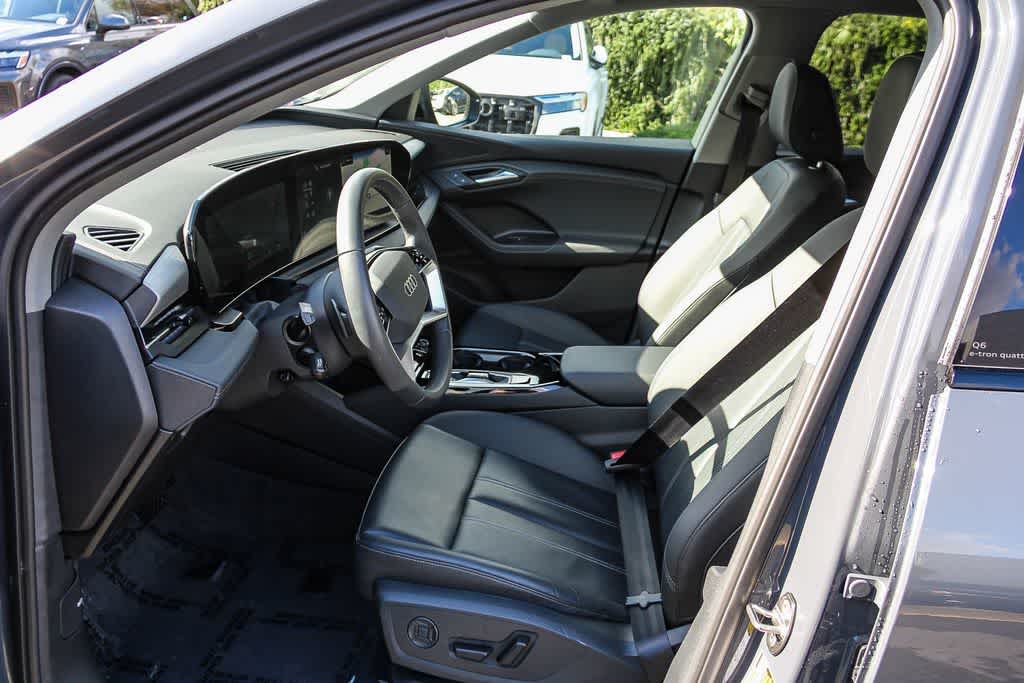Thumbnail: 2025 Audi Q6 e-tron - 18
