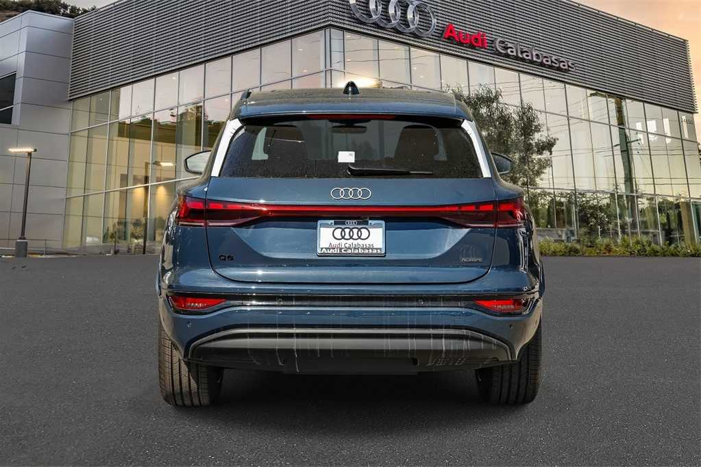 Thumbnail: 2025 Audi Q6 e-tron - 5