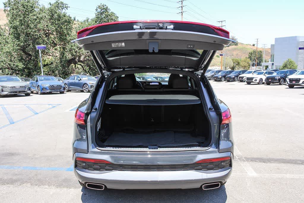 Thumbnail: 2025 Audi Q5 - 26