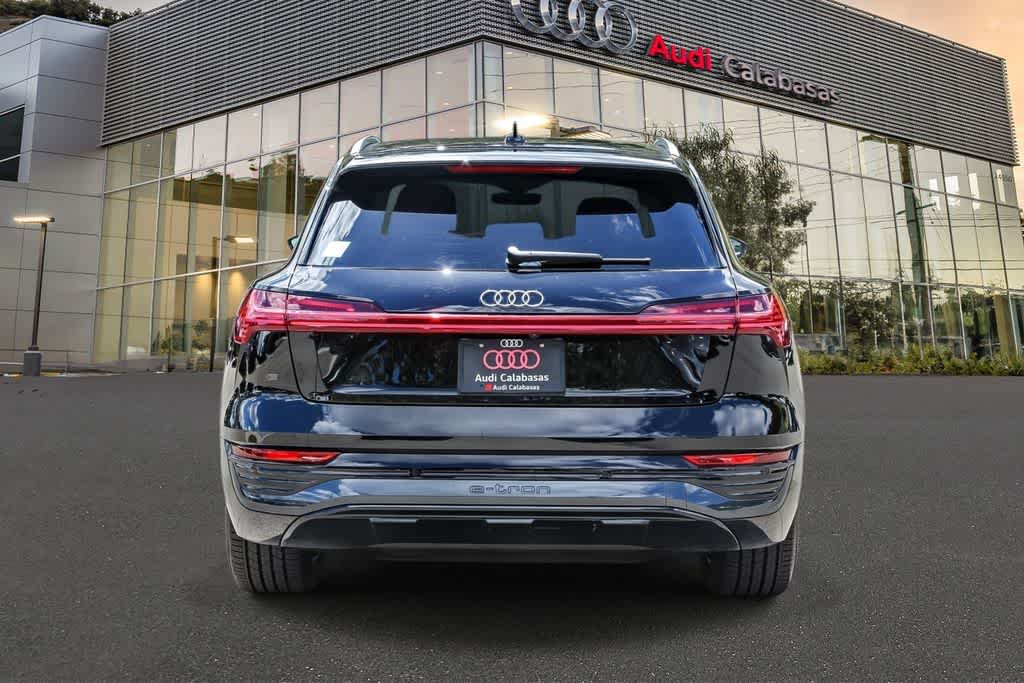 Thumbnail: 2024 Audi Q8 e-tron - 3