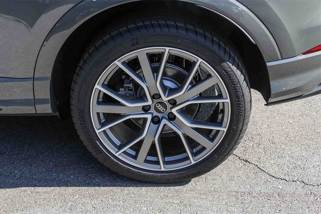 Thumbnail: 2025 Audi Q3 - 10