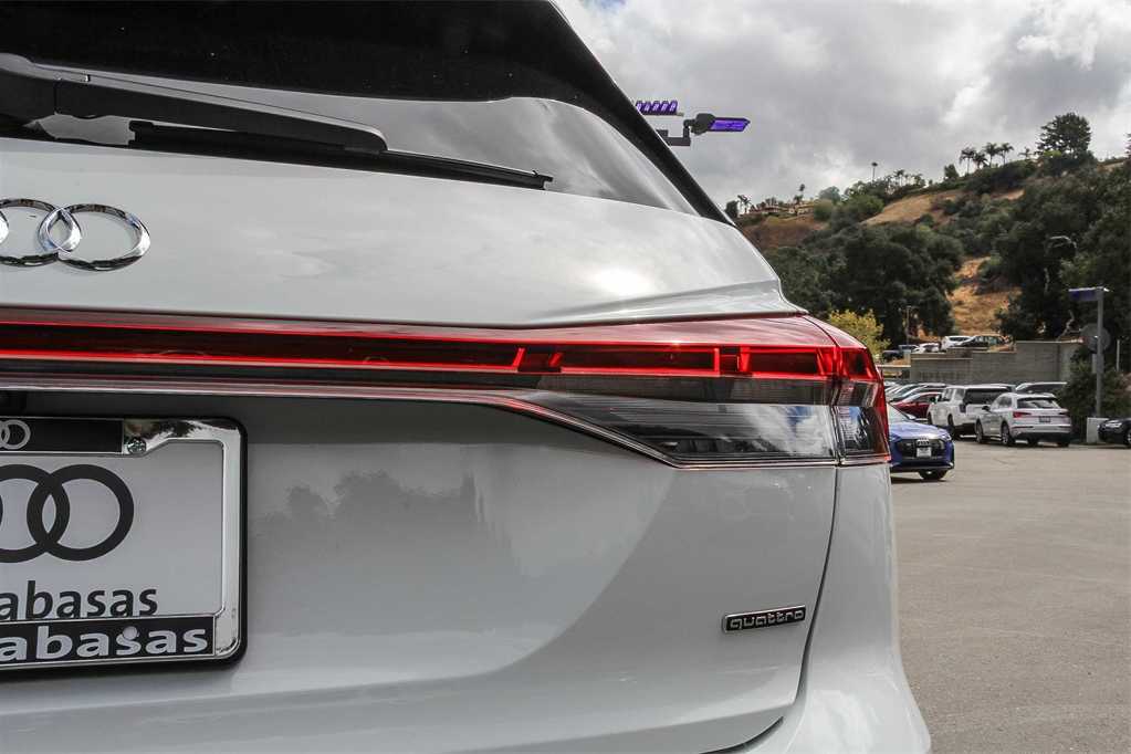 Thumbnail: 2023 Audi Q4 e-tron - 11