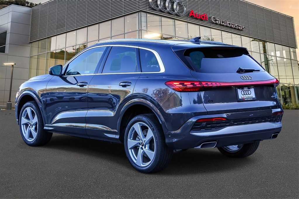 Thumbnail: 2025 Audi Q5 - 2