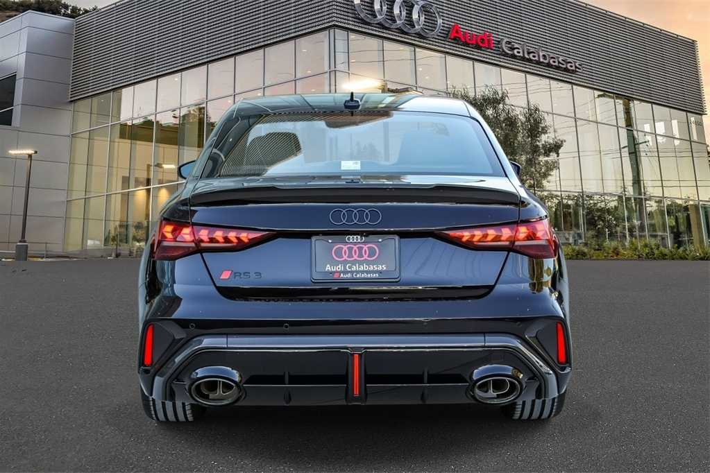 Thumbnail: 2025 Audi SQ5 - 3