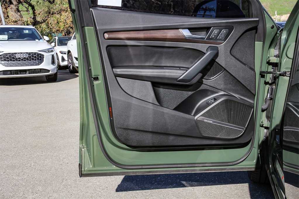 Thumbnail: 2023 Audi Q5 - 17