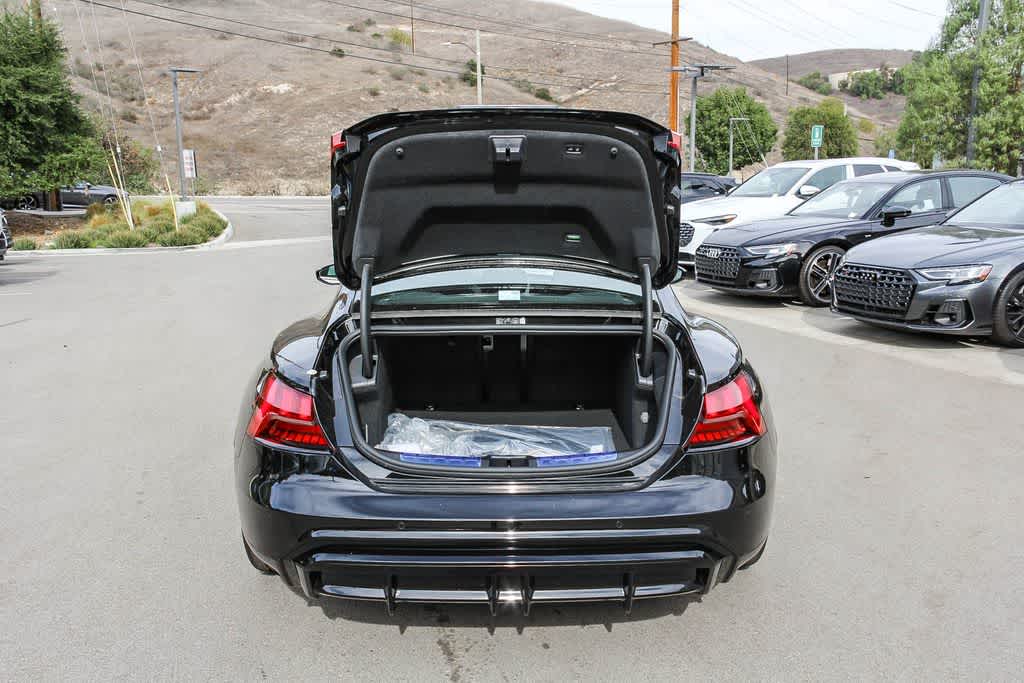 Thumbnail: 2026 Audi e-tron GT - 26