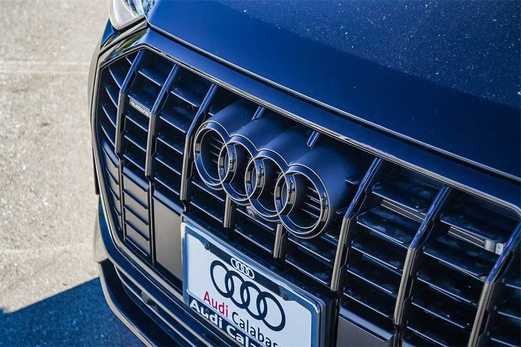 Thumbnail: 2025 Audi Q3 - 9