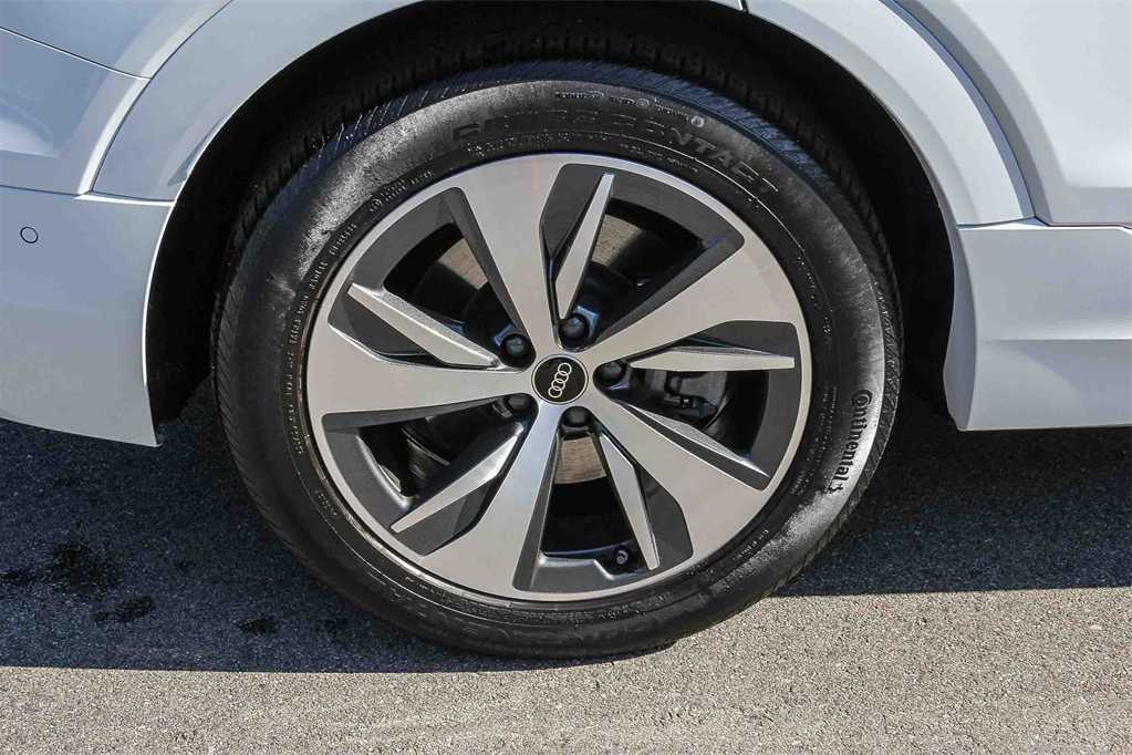 Thumbnail: 2024 Audi Q8 e-tron - 10