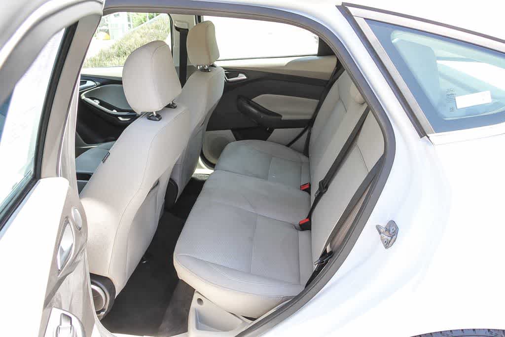 Thumbnail: 2017 Ford Focus - 15