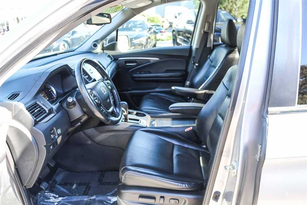 Thumbnail: 2017 Honda Ridgeline - 18