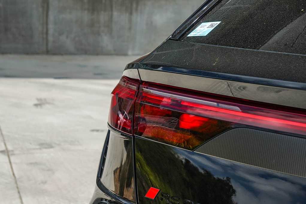 Thumbnail: 2026 Audi RS Q8 - 7