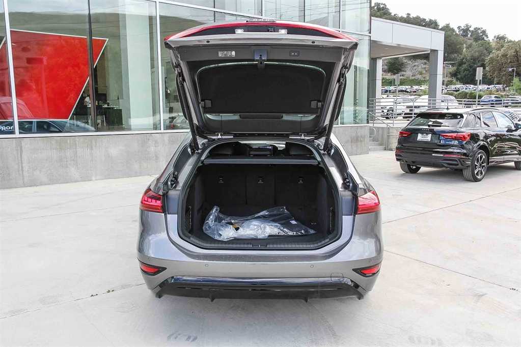 Thumbnail: 2025 Audi e-tron S - 26