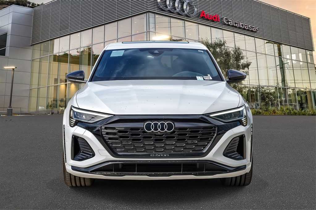 Thumbnail: 2024 Audi SQ8 e-tron - 2
