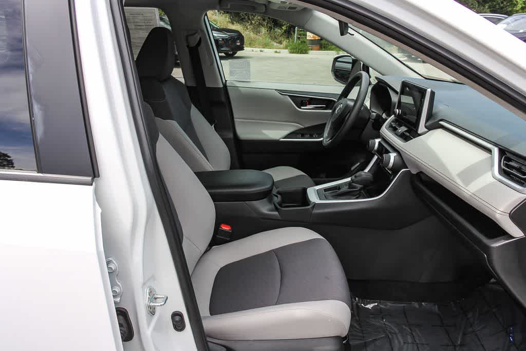 Thumbnail: 2024 Toyota RAV4 - 18