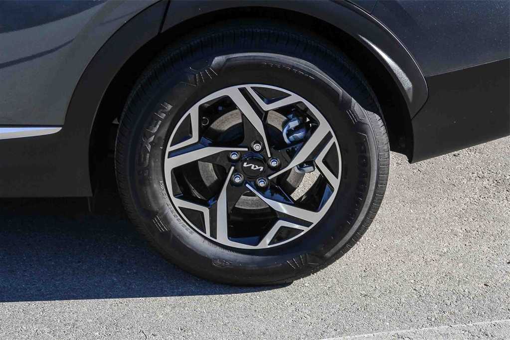 Thumbnail: 2023 Kia Sportage - 10