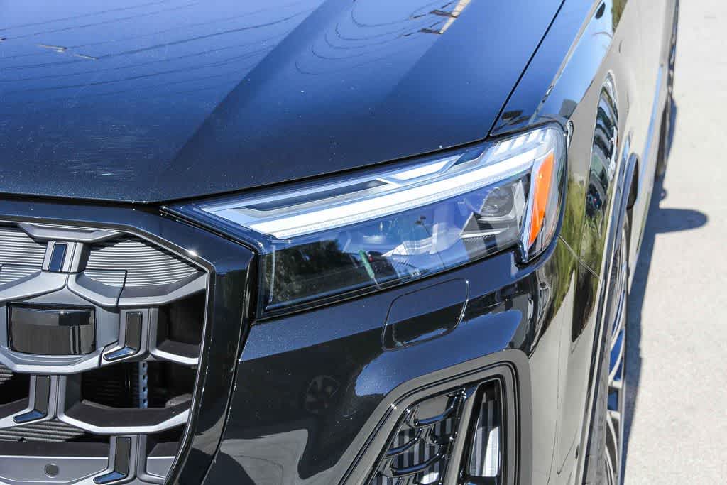 Thumbnail: 2026 Audi SQ7 - 7