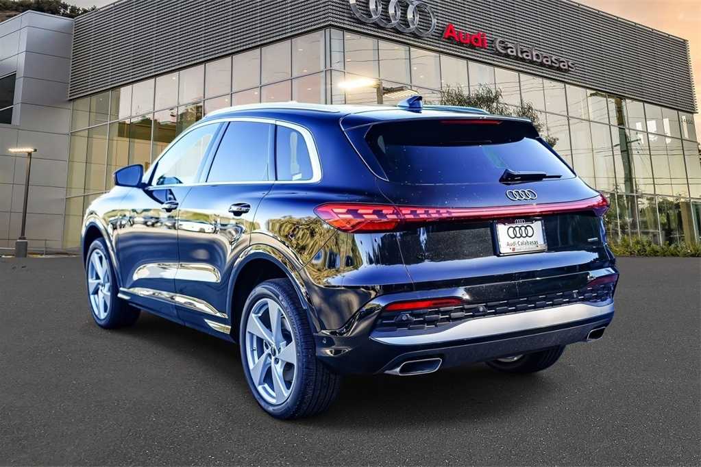 Thumbnail: 2025 Audi Q5 - 2