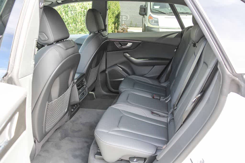 Thumbnail: 2026 Audi Q8 - 17