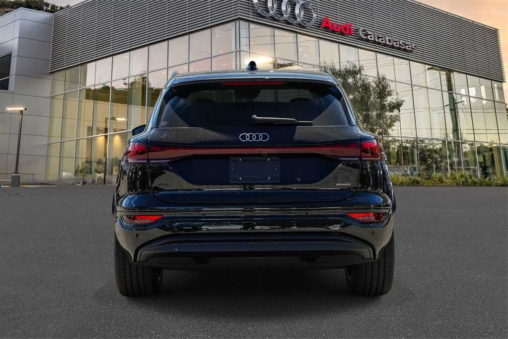 Thumbnail: 2025 Audi Q6 e-tron - 5