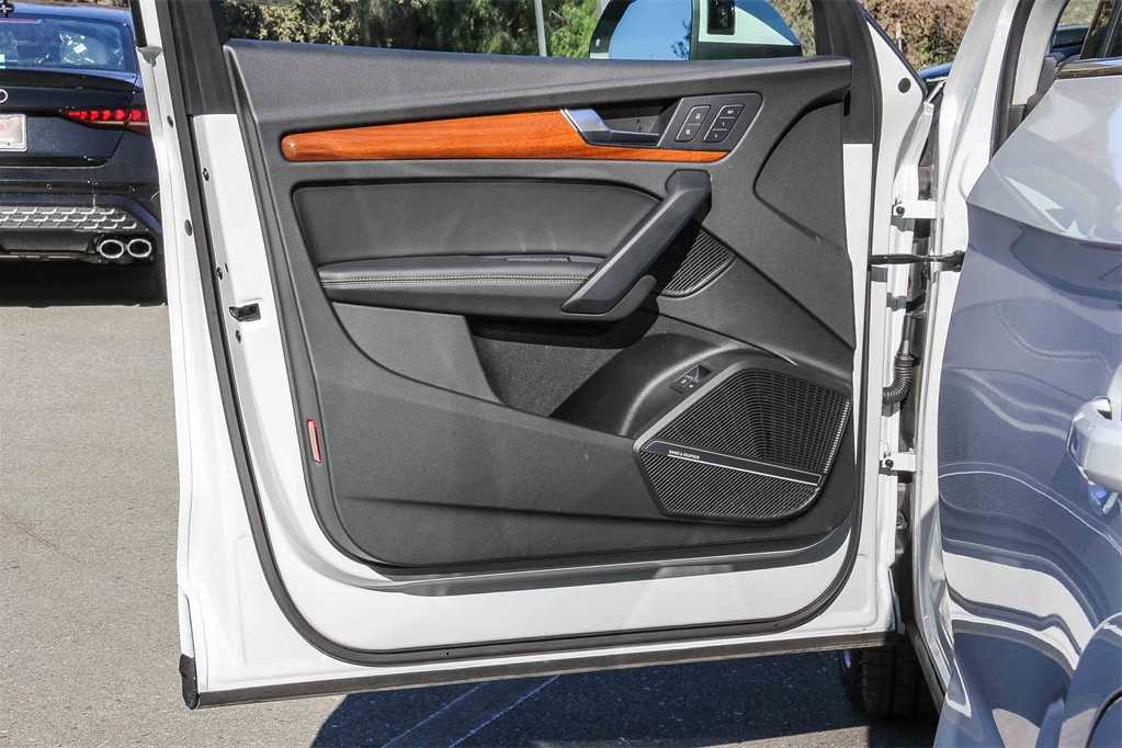 Thumbnail: 2023 Audi Q5 - 22