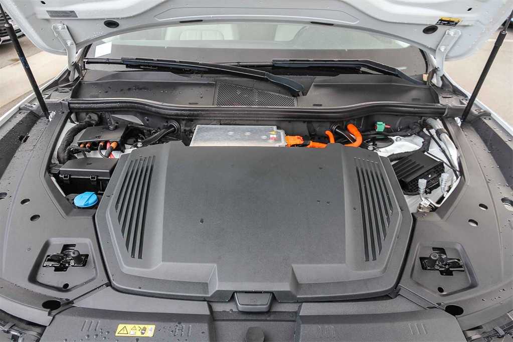 Thumbnail: 2019 Audi e-tron - 27