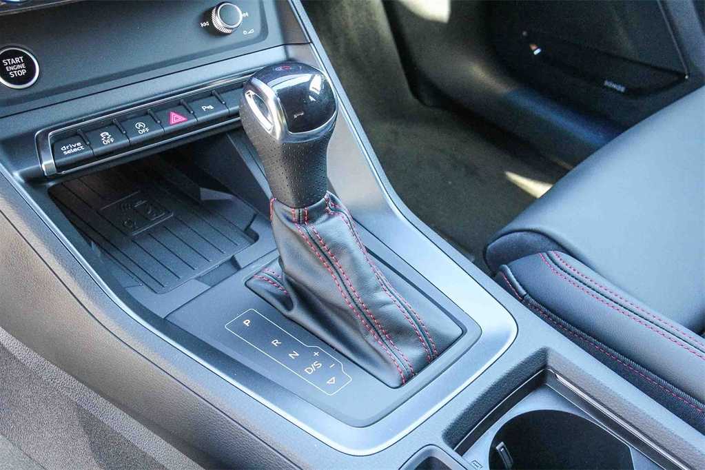 Thumbnail: 2025 Audi Q3 - 20