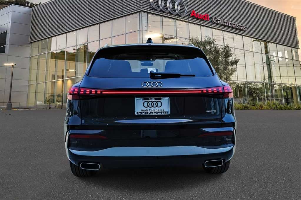 Thumbnail: 2025 Audi Q5 - 3