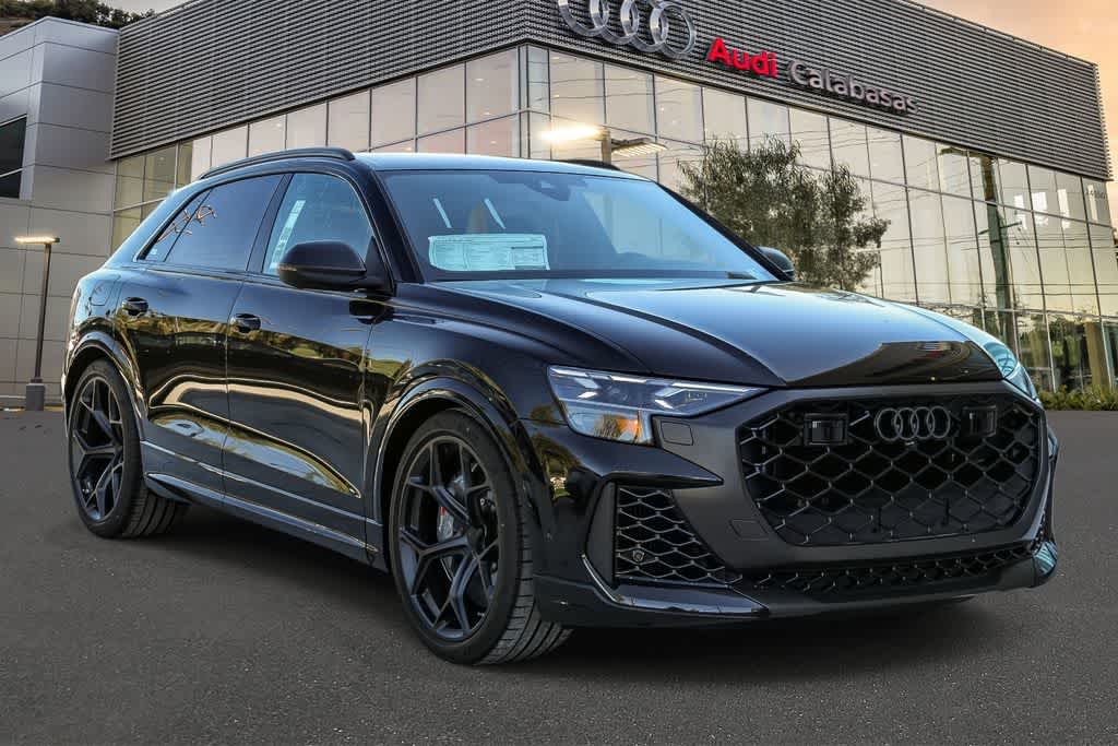 Thumbnail: 2026 Audi RS Q8 - 5