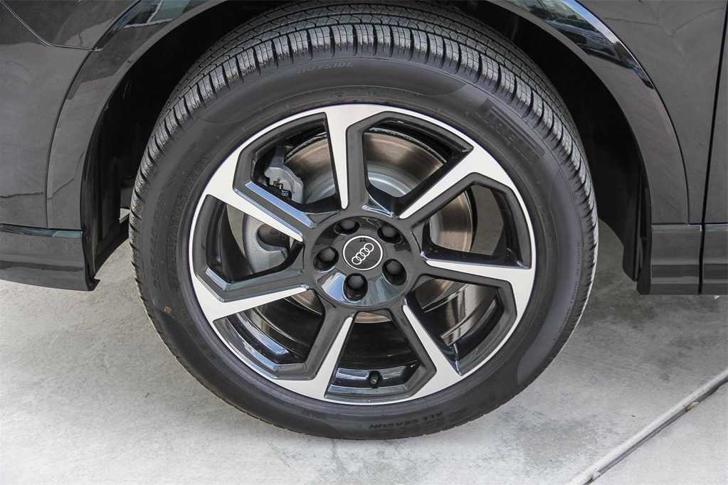 Thumbnail: 2025 Audi Q3 - 9