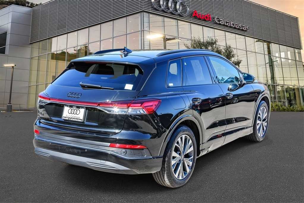 Thumbnail: 2025 Audi Q4 e-tron - 4