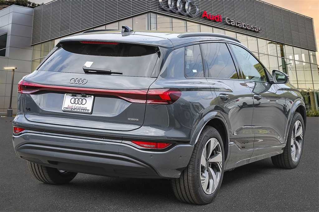 2025 Audi Q6 E-tron Premium Plus photo 4