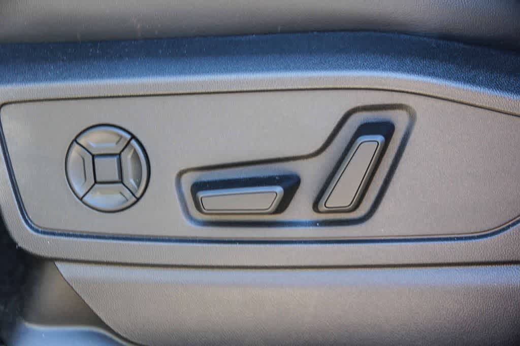 Thumbnail: 2025 Audi Q5 - 21