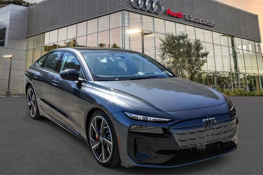 Thumbnail: 2025 Audi e-tron S - 5