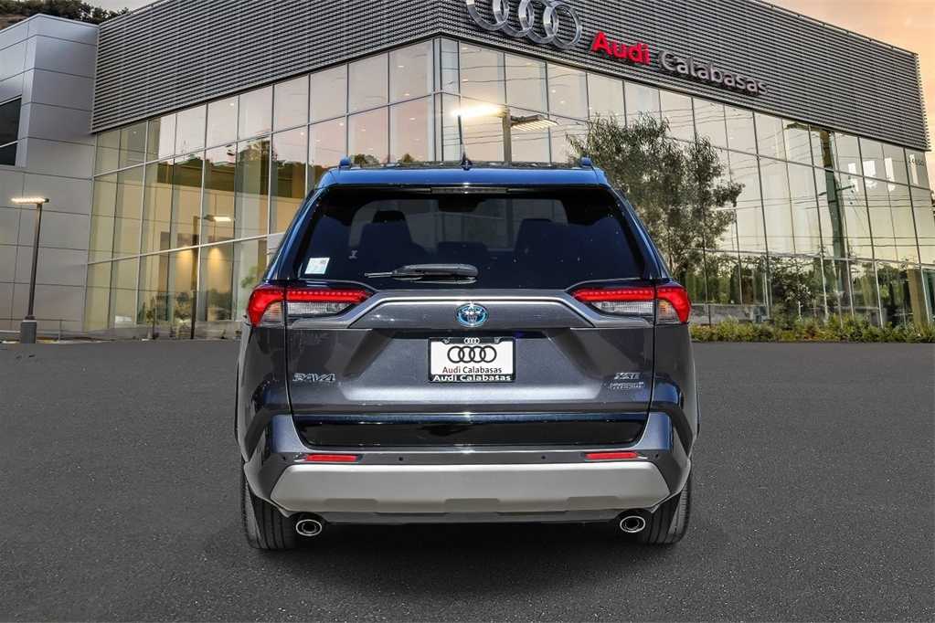 Thumbnail: 2019 Toyota RAV4 - 3