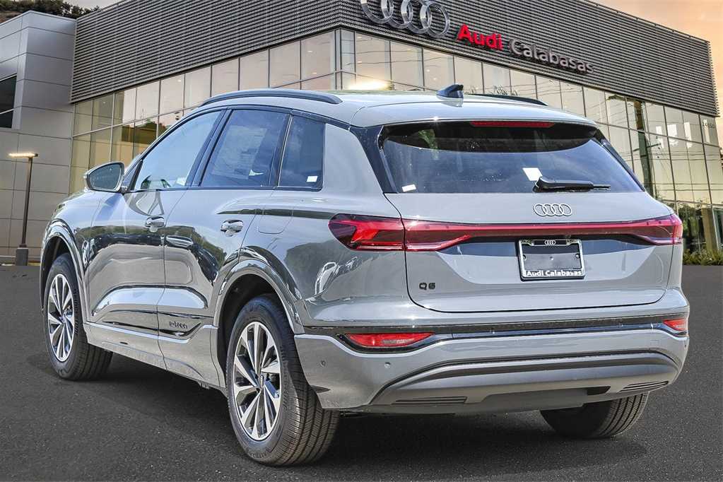 Thumbnail: 2025 Audi Q6 e-tron - 6