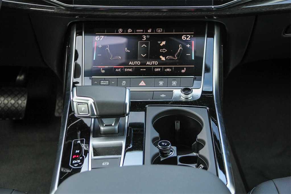 Thumbnail: 2026 Audi Q8 - 14