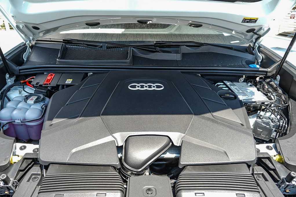 Thumbnail: 2026 Audi Q8 - 30